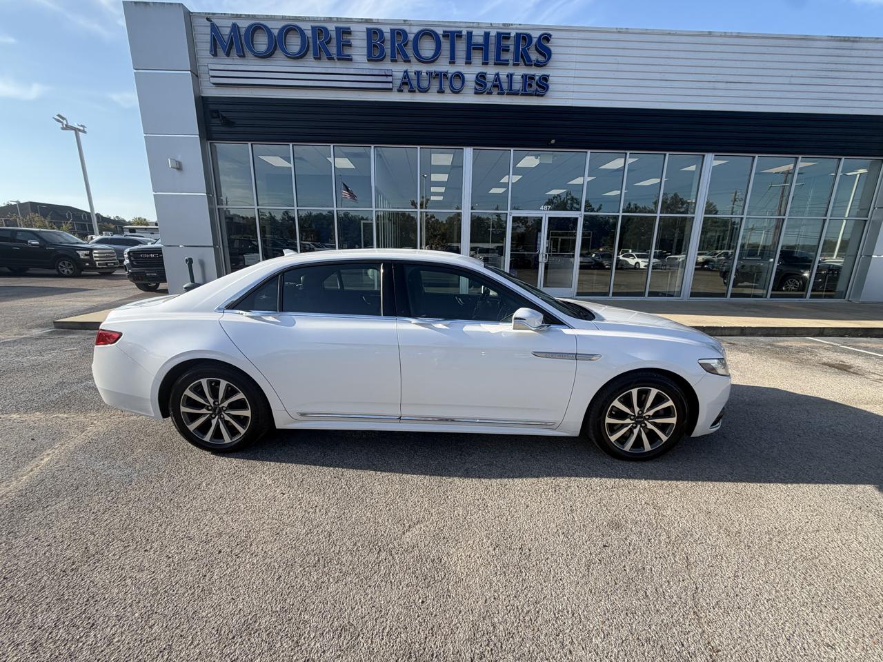 White Platinum Metallic Tri-Coat 2019 Lincoln Continental Sedan 6-Speed Automatic