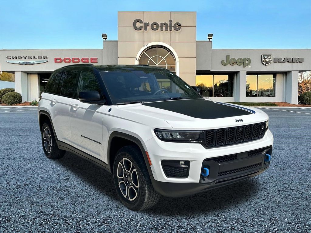 White 2022 Jeep Grand Cherokee 4xe Trailhawk 4WD SUV / Crossover Four-Wheel Drive 8-Speed Automatic