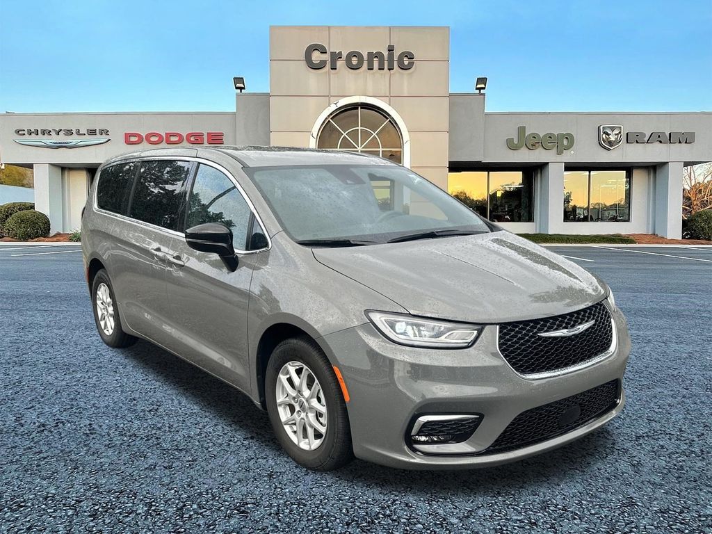2025 Chrysler Pacifica Select FWD