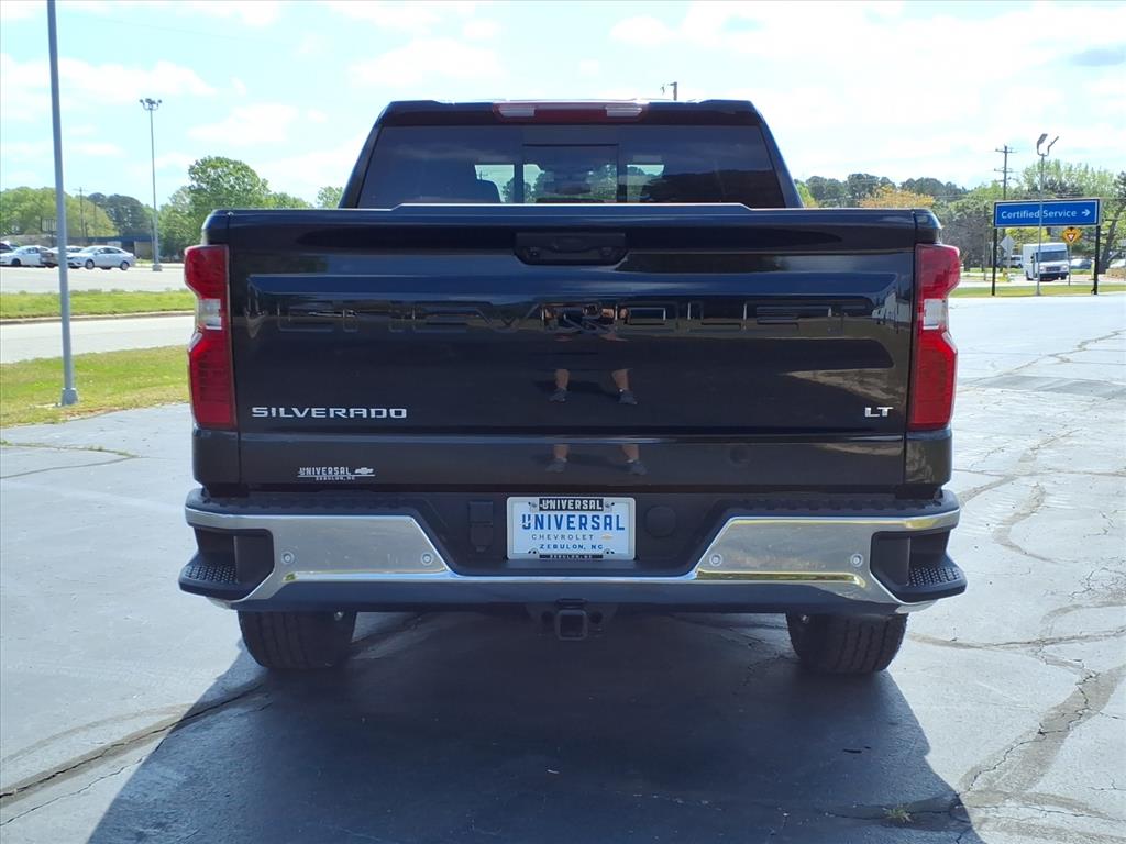 View vehicle photo 6