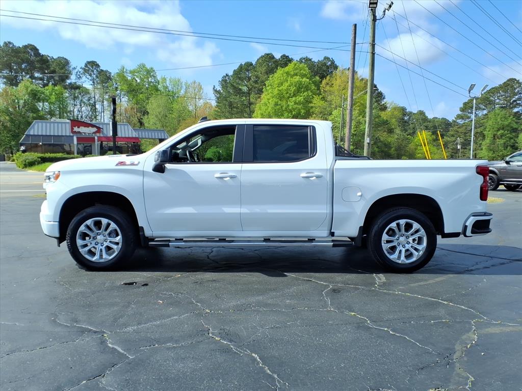 View vehicle photo 4