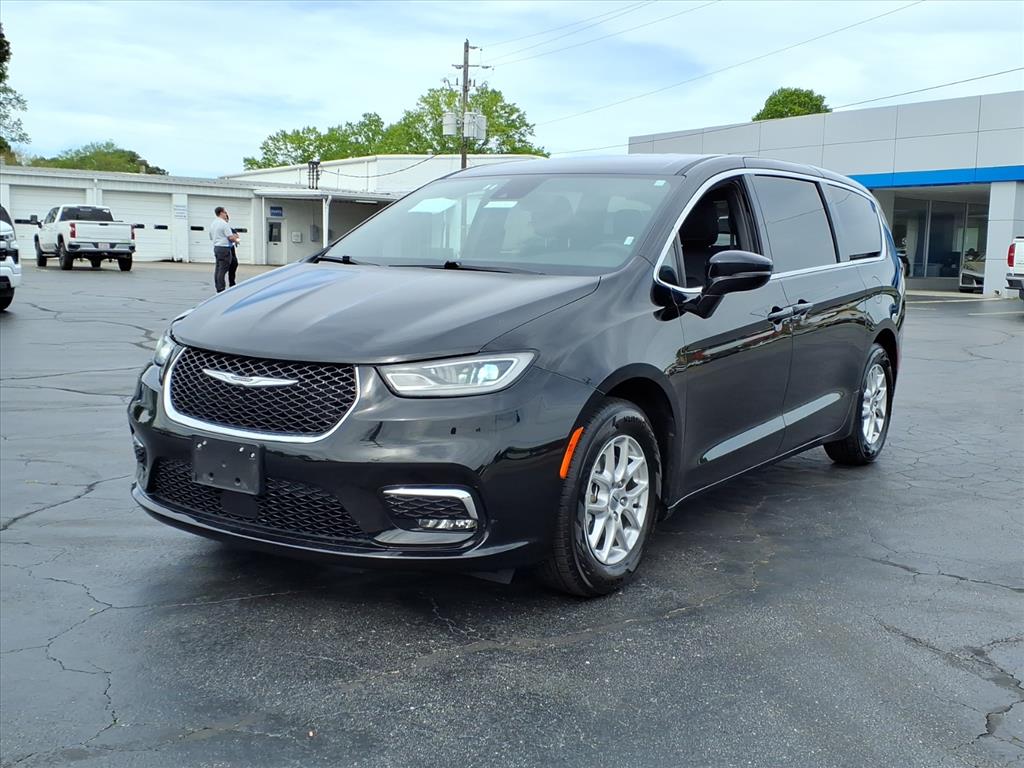 View vehicle photo 3