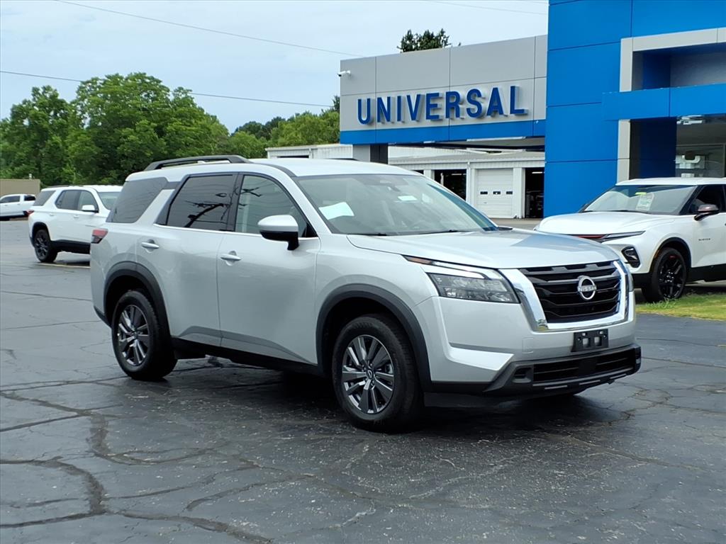 Brilliant Silver Metallic 2025 Nissan Pathfinder SUV / Crossover Front-Wheel Drive 9-Speed Automatic