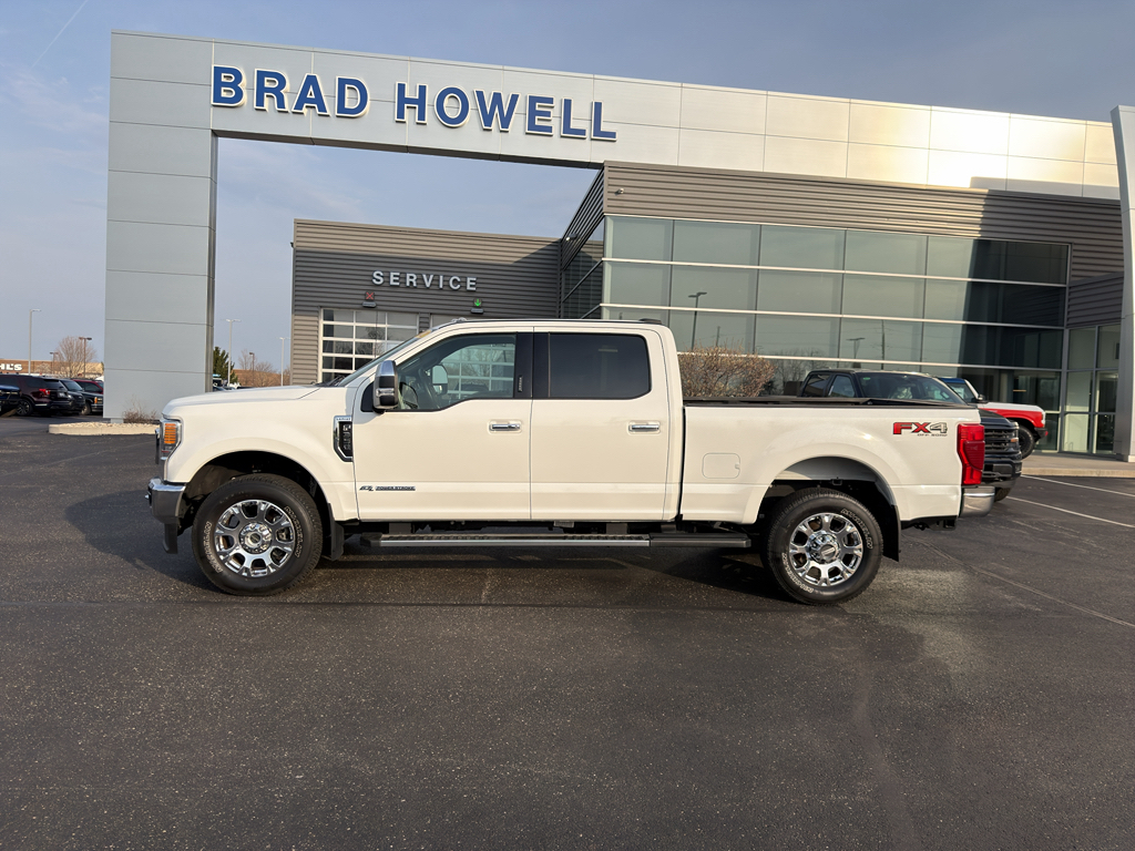 Star White Metallic Tri-Coat 2022 Ford F-350 Super Duty Lariat Crew Cab 4WD Pickup Truck Four-Wheel Drive Automatic