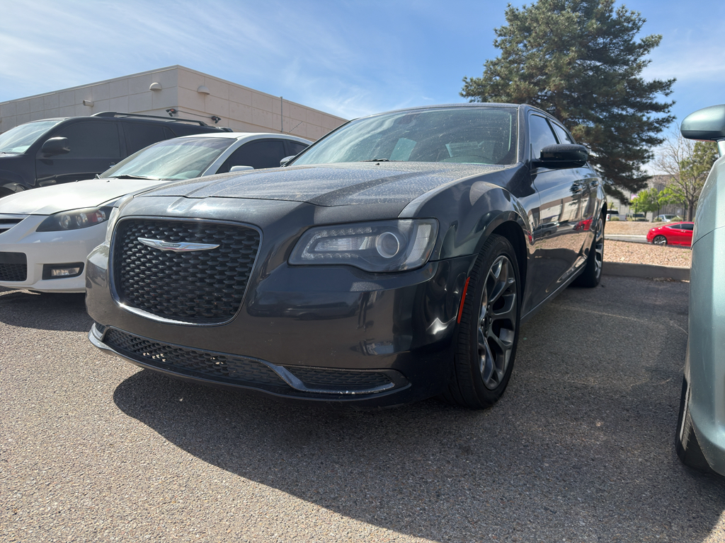 Gloss Black 2018 Chrysler 300 Touring RWD Sedan Rear-Wheel Drive 8-Speed Automatic