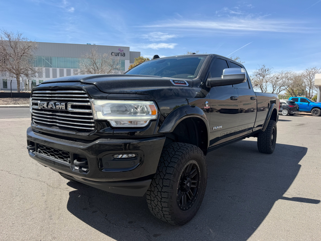 Diamond Black Crystal Pearlcoat 2022 RAM 3500 Laramie Crew Cab LB 4WD Pickup Truck Four-Wheel Drive 6-Speed Automatic