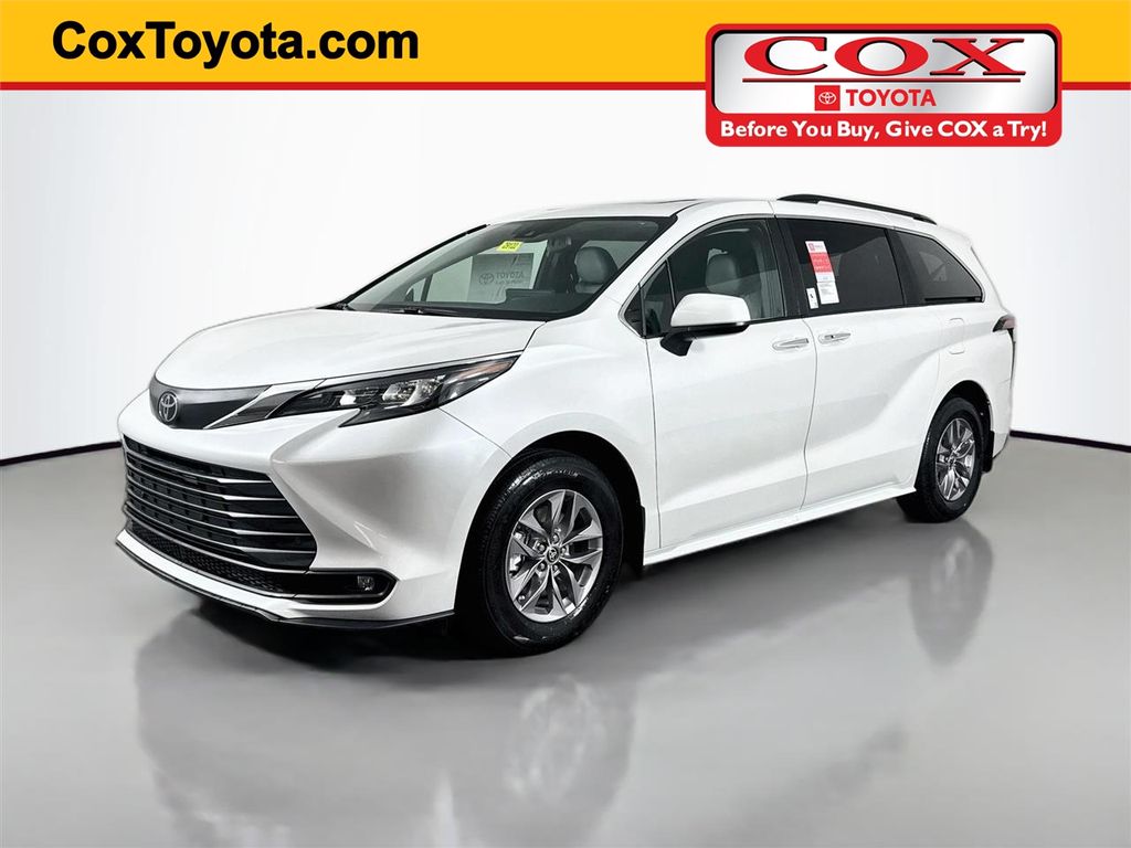 White (Wind Chill Pearl) 2026 Toyota Sienna Minivan Front-Wheel Drive Continuously Variable Transmission
