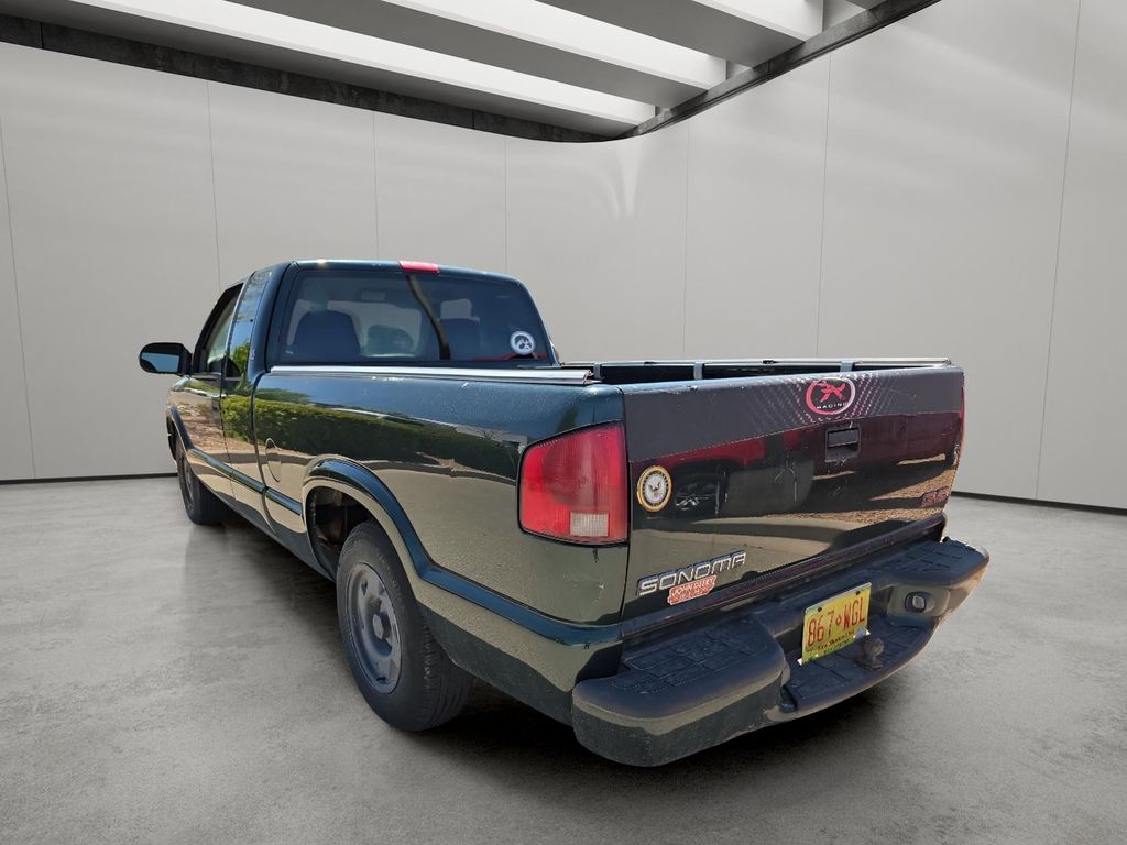 View vehicle photo 3