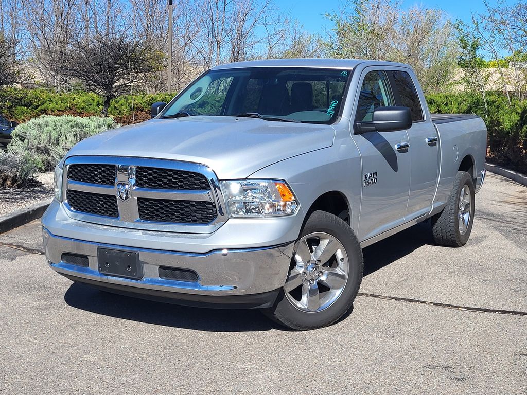 Bright Silver Metallic Clearcoat 2018 RAM 1500 SLT Quad Cab 4WD Pickup Truck Four-Wheel Drive 8-Speed Automatic
