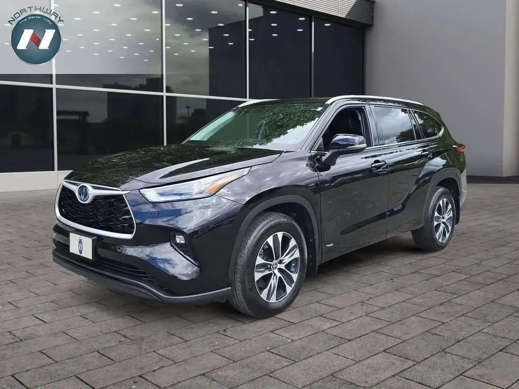 2022 Toyota Highlander Hybrid XLE AWD