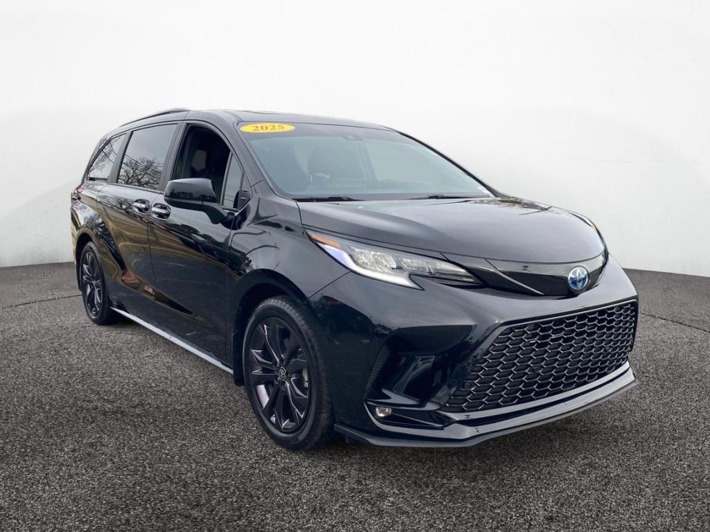 2025 Toyota Sienna XSE 7-Passenger FWD