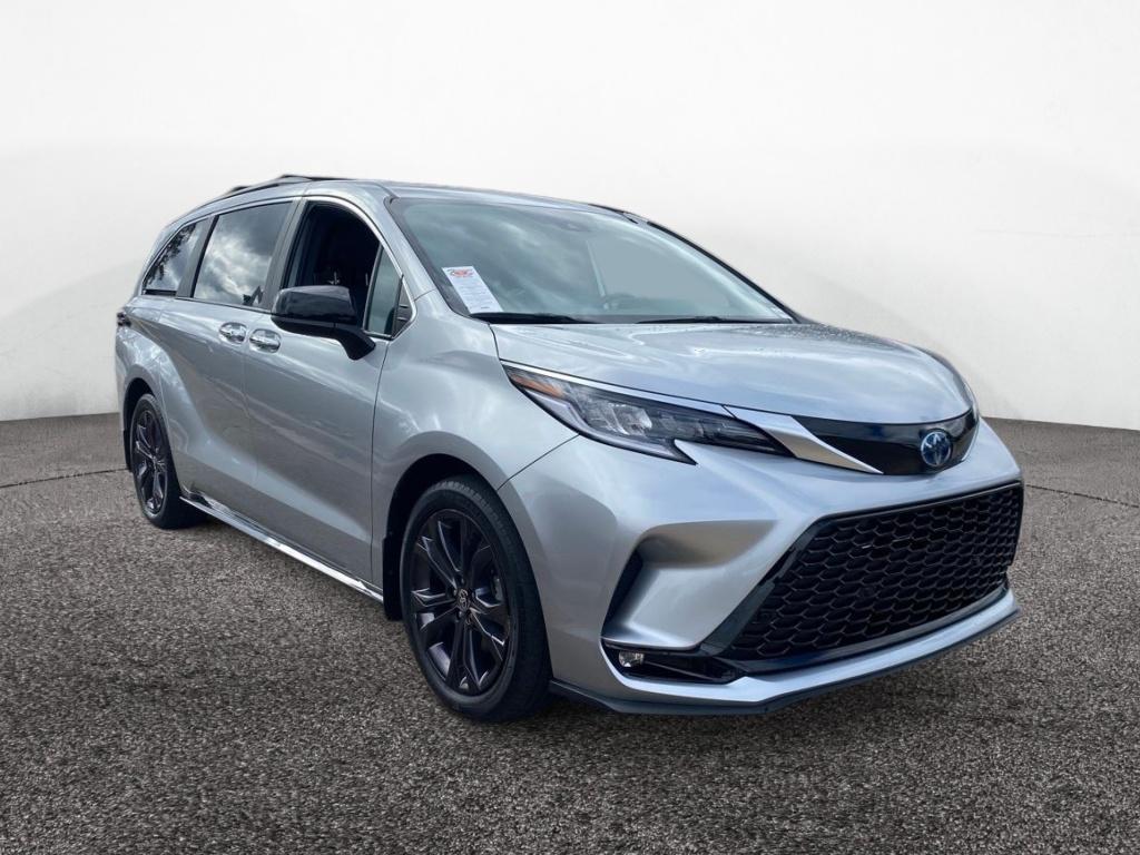 2024 Toyota Sienna XSE 7-Passenger FWD