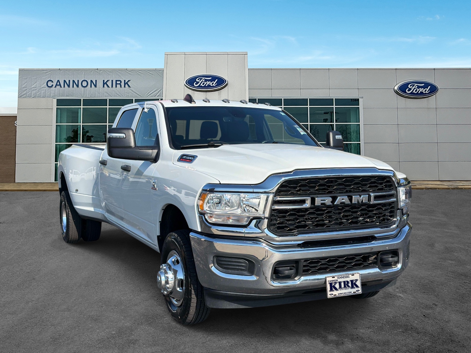2024 RAM 3500 Tradesman Crew Cab LB DRW 4WD