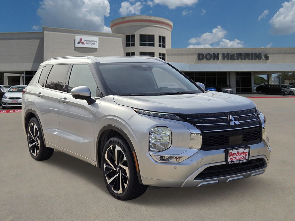 2023 Mitsubishi Outlander SEL FWD