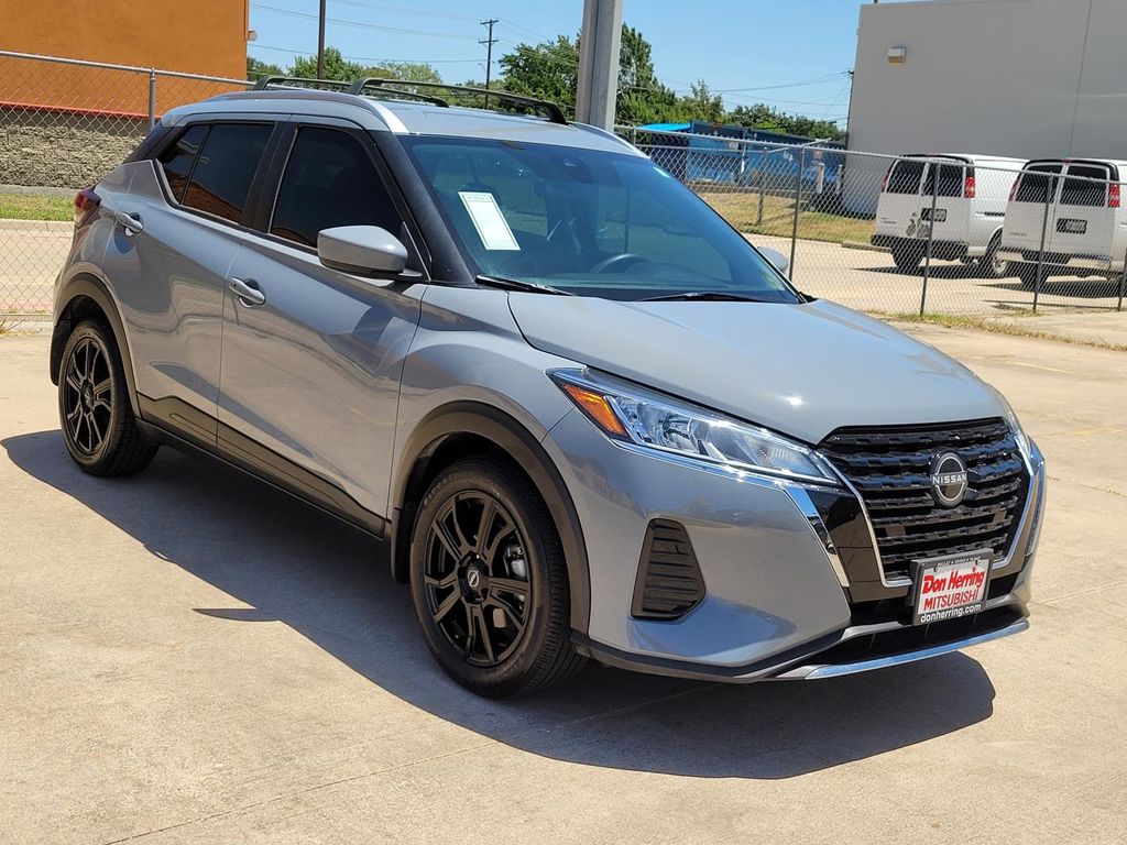 Boulder Gray Pearl 2024 Nissan Kicks SUV / Crossover Front-Wheel Drive Continuously Variable Transmission