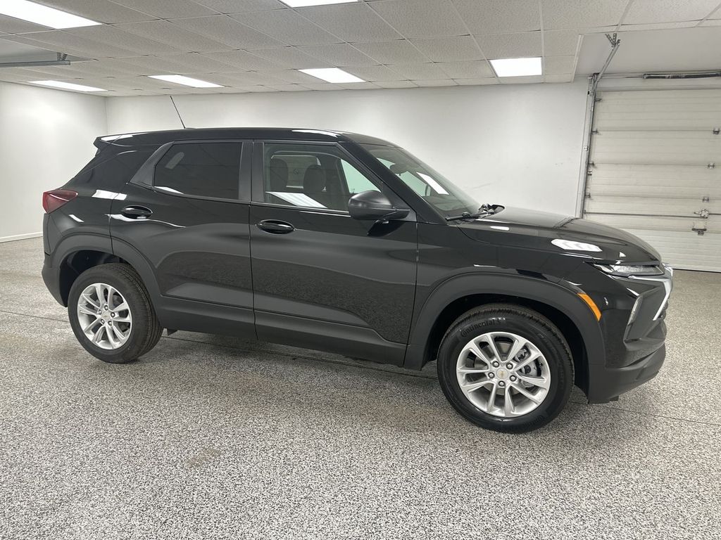 MOSAIC BLACK METALLIC 2026 Chevrolet Trailblazer SUV / Crossover Four-Wheel Drive 9-Speed Automatic