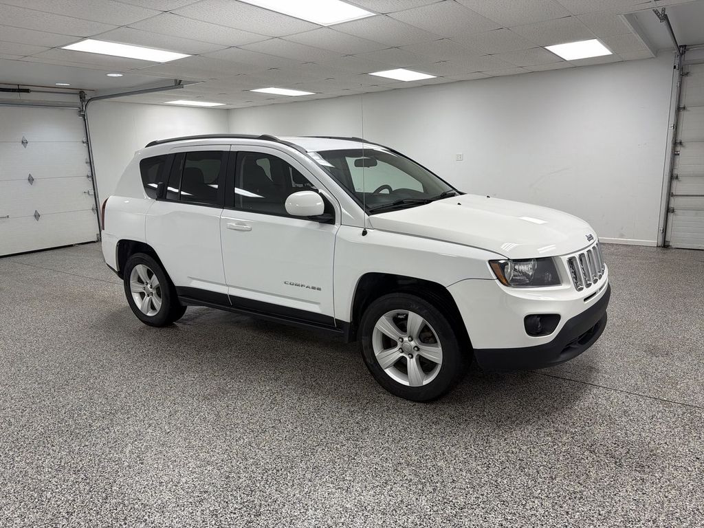 Bright White Clearcoat 2015 Jeep Compass Latitude 4WD SUV / Crossover Four-Wheel Drive 6-Speed Automatic