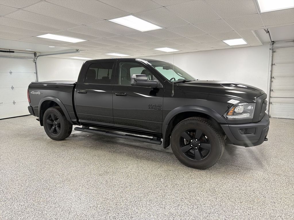 Diamond Black Crystal Pearl 2019 RAM 1500 Classic Warlock Crew Cab 4WD Pickup Truck Four-Wheel Drive 8-Speed Automatic