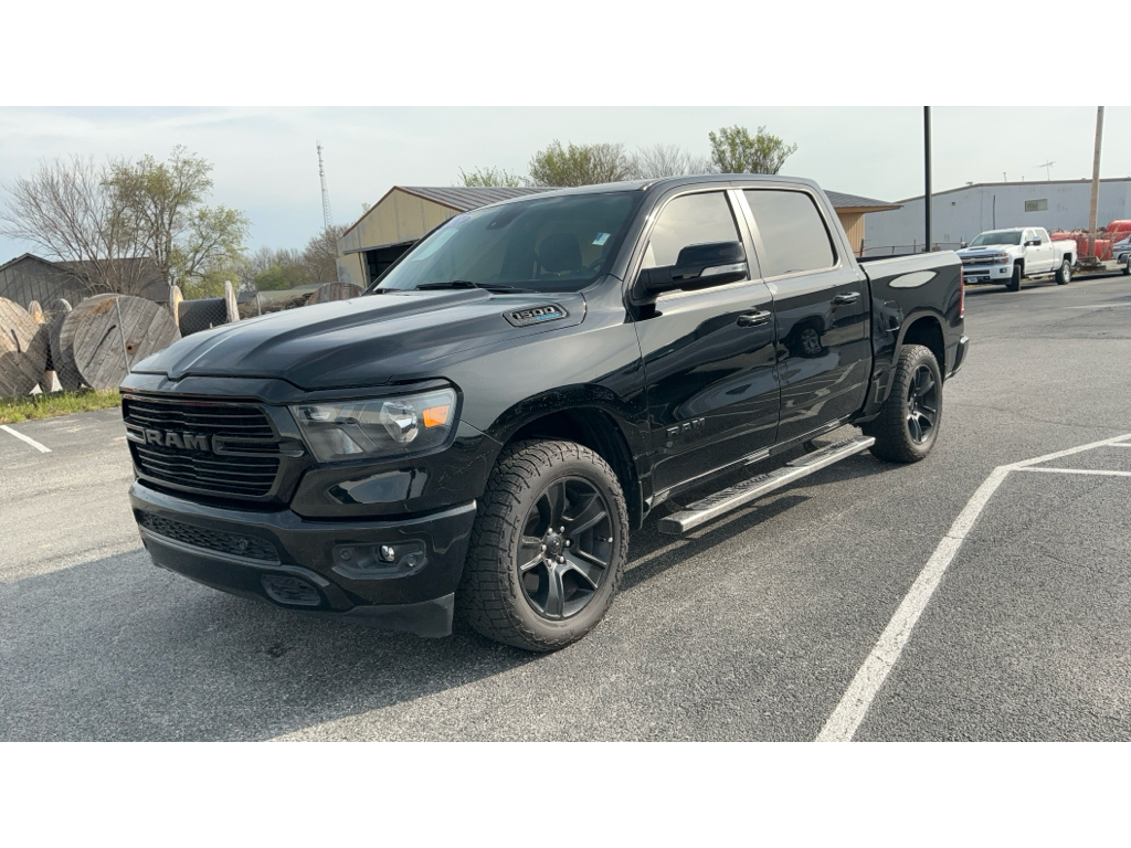 Diamond Black Crystal Pearlcoat 2021 RAM 1500 Big Horn Crew Cab 4WD Pickup Truck Four-Wheel Drive 8-Speed Automatic