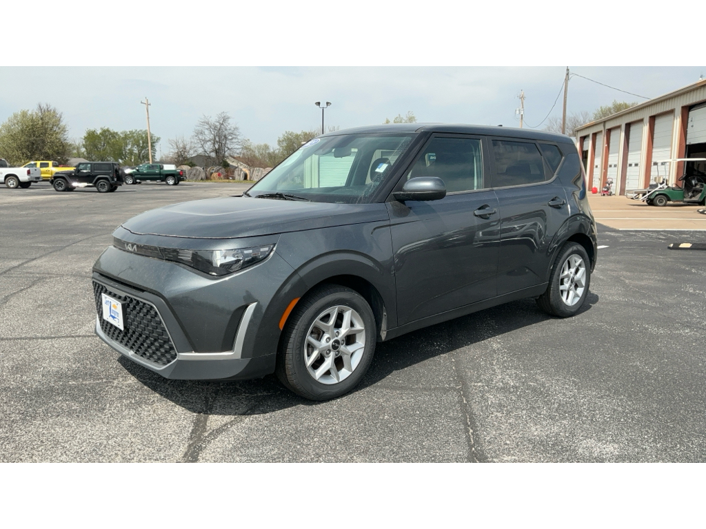 Gravity Gray 2023 Kia Soul LX FWD SUV / Crossover Front-Wheel Drive Continuously Variable Transmission