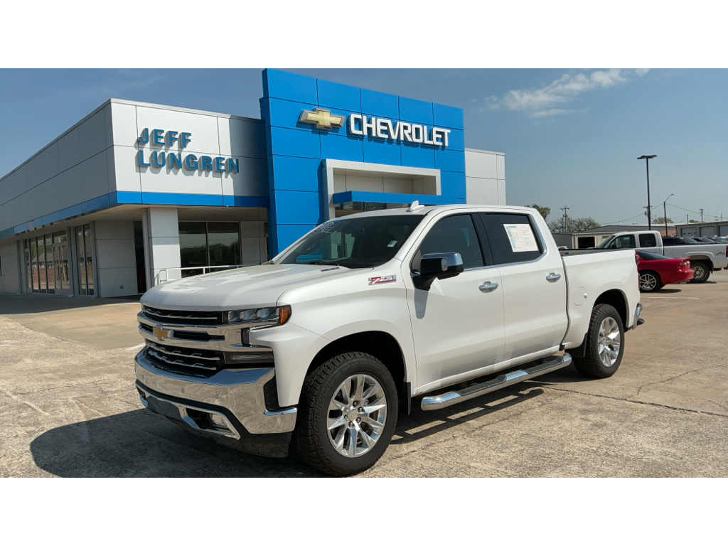 White (Iridescent Pearl Tricoat) 2021 Chevrolet Silverado 1500 LTZ Crew Cab 4WD Pickup Truck Four-Wheel Drive Automatic