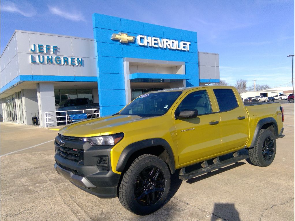 Nitro Yellow Metallic 2023 Chevrolet Colorado Trail Boss Crew Cab 4WD Pickup Truck Four-Wheel Drive 8-Speed Automatic