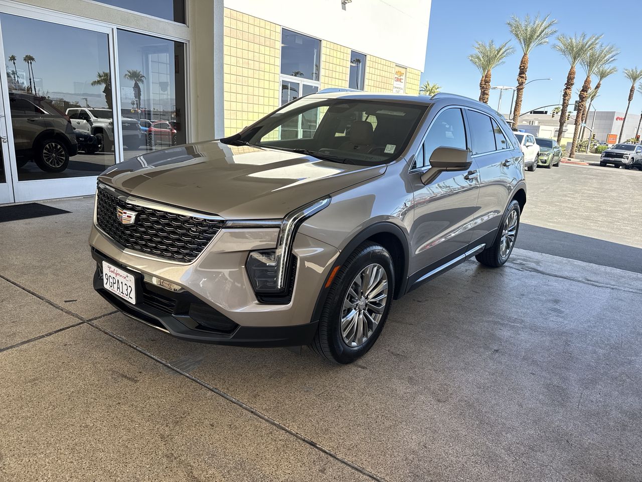  2024 Cadillac XT4 Premium Luxury FWD   