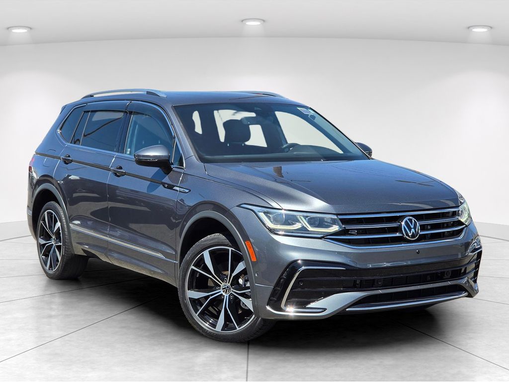 Platinum Gray Metallic 2022 Volkswagen Tiguan SUV / Crossover All-Wheel Drive 8-Speed Automatic