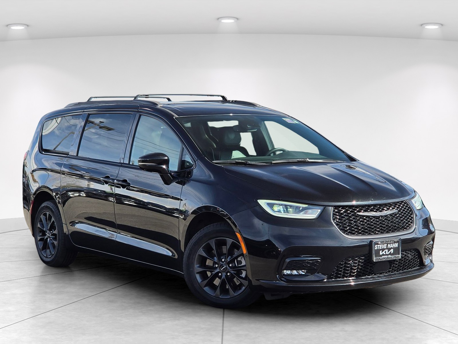 Brilliant Black Crystal Pearlcoat 2021 Chrysler Pacifica Minivan All-Wheel Drive 9-Speed Automatic