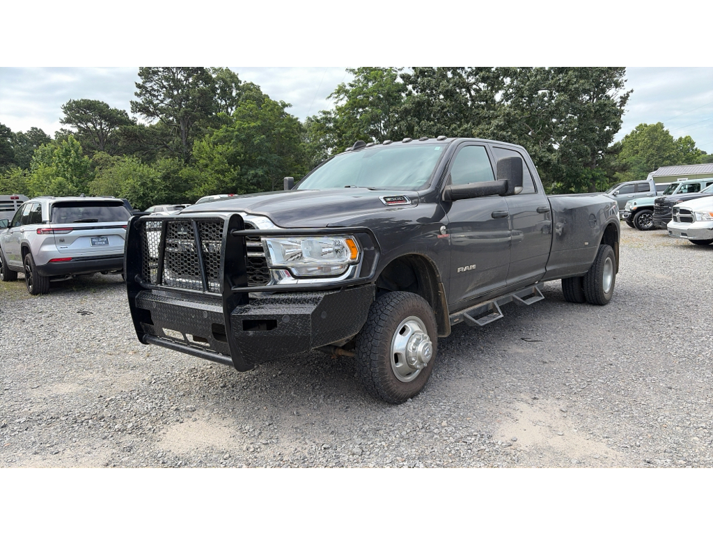 2022 RAM 3500 Tradesman Crew Cab LB DRW 4WD