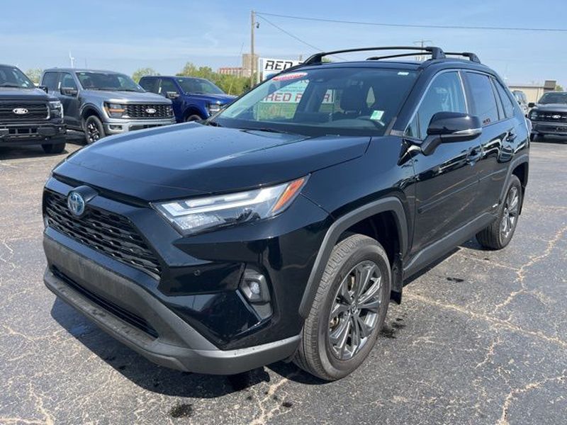 2024 Toyota RAV4 Hybrid XLE Premium AWD