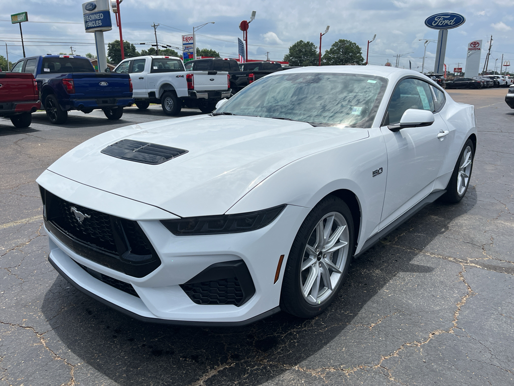 Oxford White 2026 Ford Mustang GT Premium Fastback RWD Coupe Rear-Wheel Drive Automatic