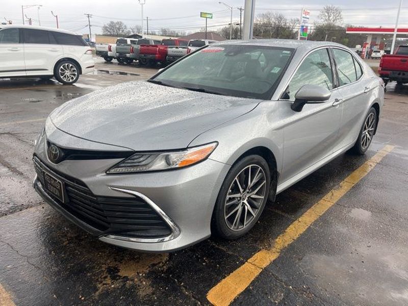 Celestial Silver Metallic 2023 Toyota Camry XLE FWD Sedan Front-Wheel Drive 8-Speed Automatic