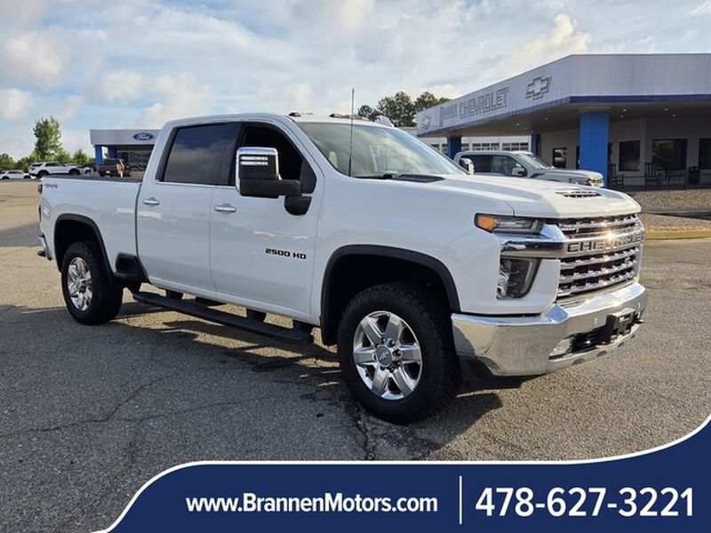 Summit White 2020 Chevrolet Silverado 2500HD Pickup Truck Four-Wheel Drive 6-Speed Automatic