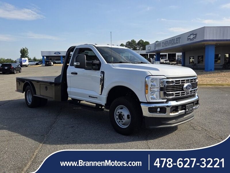 Oxford White 2024 Ford F-350 Super Duty Chassis Pickup Truck Four-Wheel Drive Automatic