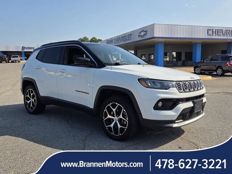 Bright White Clearcoat 2024 Jeep Compass SUV / Crossover Four-Wheel Drive 8-Speed Automatic