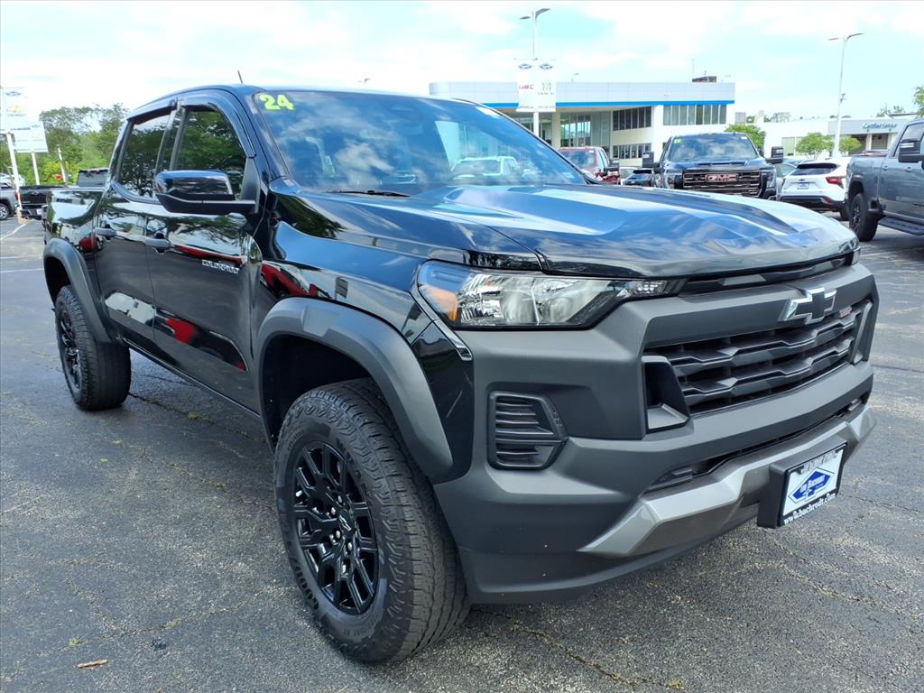 Black 2024 Chevrolet Colorado Pickup Truck Four-Wheel Drive 8-Speed Automatic