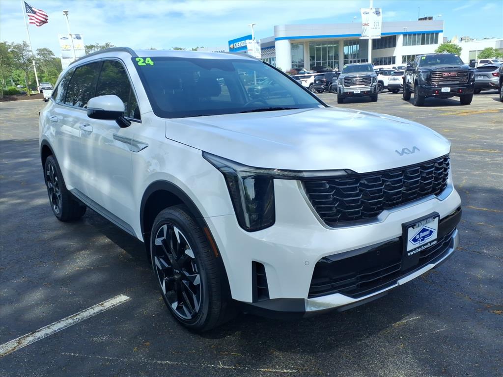 Glacial White Pearl 2024 Kia Sorento SUV / Crossover All-Wheel Drive 8-Speed Automatic