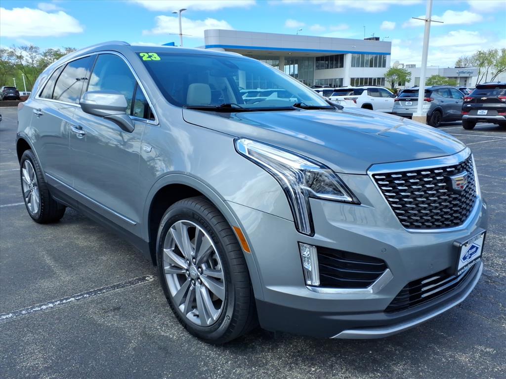 Argent Silver Metallic 2023 Cadillac XT5 SUV / Crossover Four-Wheel Drive 9-Speed Automatic