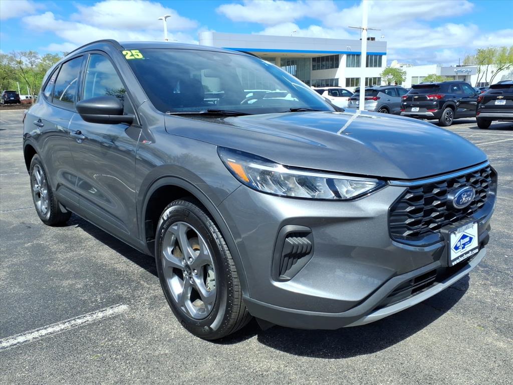 Carbonized Gray Metallic 2025 Ford Escape SUV / Crossover Front-Wheel Drive 8-Speed Automatic