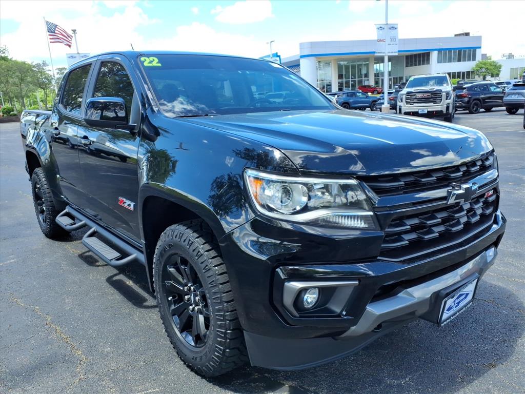 Black 2022 Chevrolet Colorado Pickup Truck 4X2 8-Speed Automatic