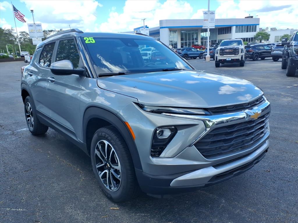 Sterling Gray Metallic 2025 Chevrolet Trailblazer SUV / Crossover Four-Wheel Drive 9-Speed Automatic