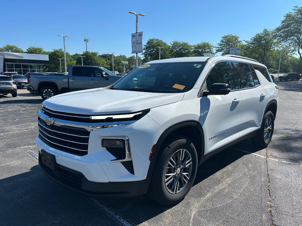 Summit White 2026 Chevrolet Traverse SUV / Crossover Front-Wheel Drive 8-Speed Automatic
