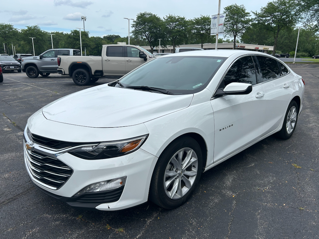 Summit White 2025 Chevrolet Malibu Sedan Front-Wheel Drive Continuously Variable Transmission
