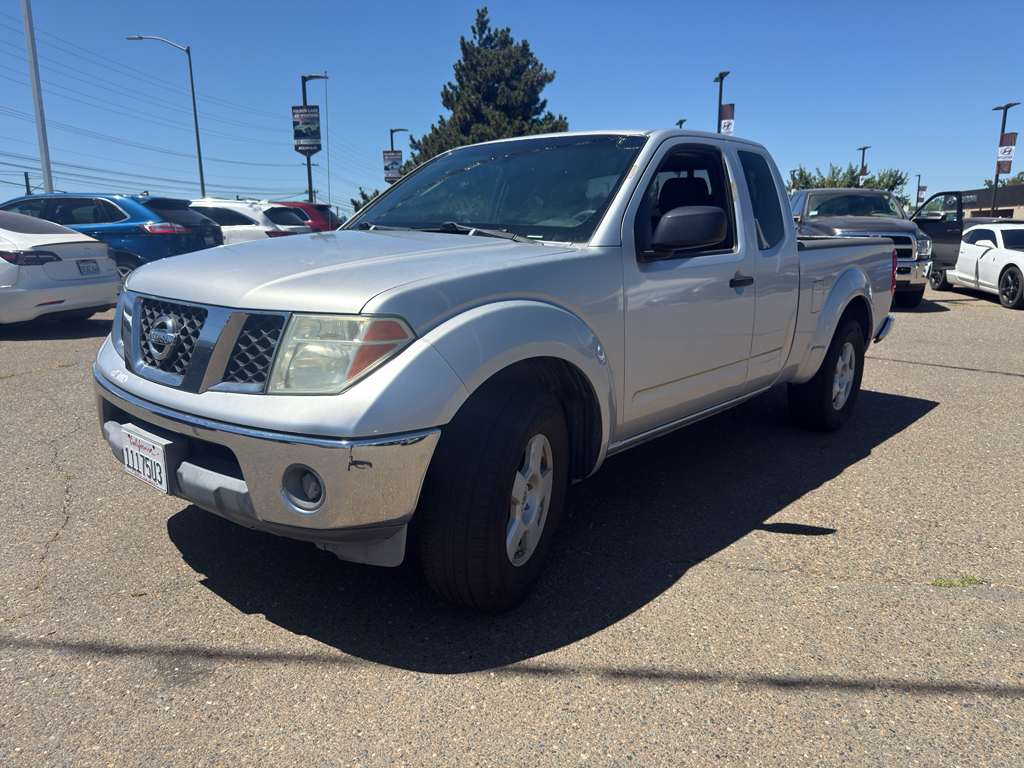 Radiant Silver Clearcoat Metallic 2005 Nissan Frontier Pickup Truck Rear-Wheel Drive 6-Speed Manual