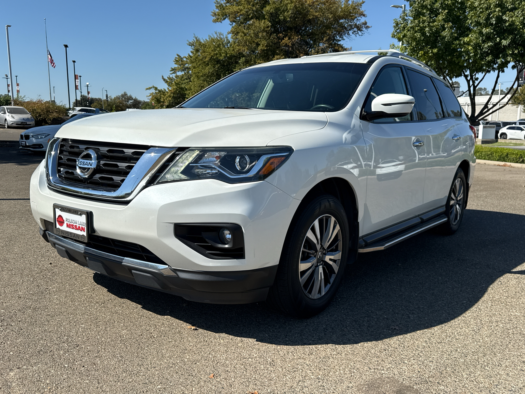 2019 Nissan Pathfinder SUV / Crossover Automatic
