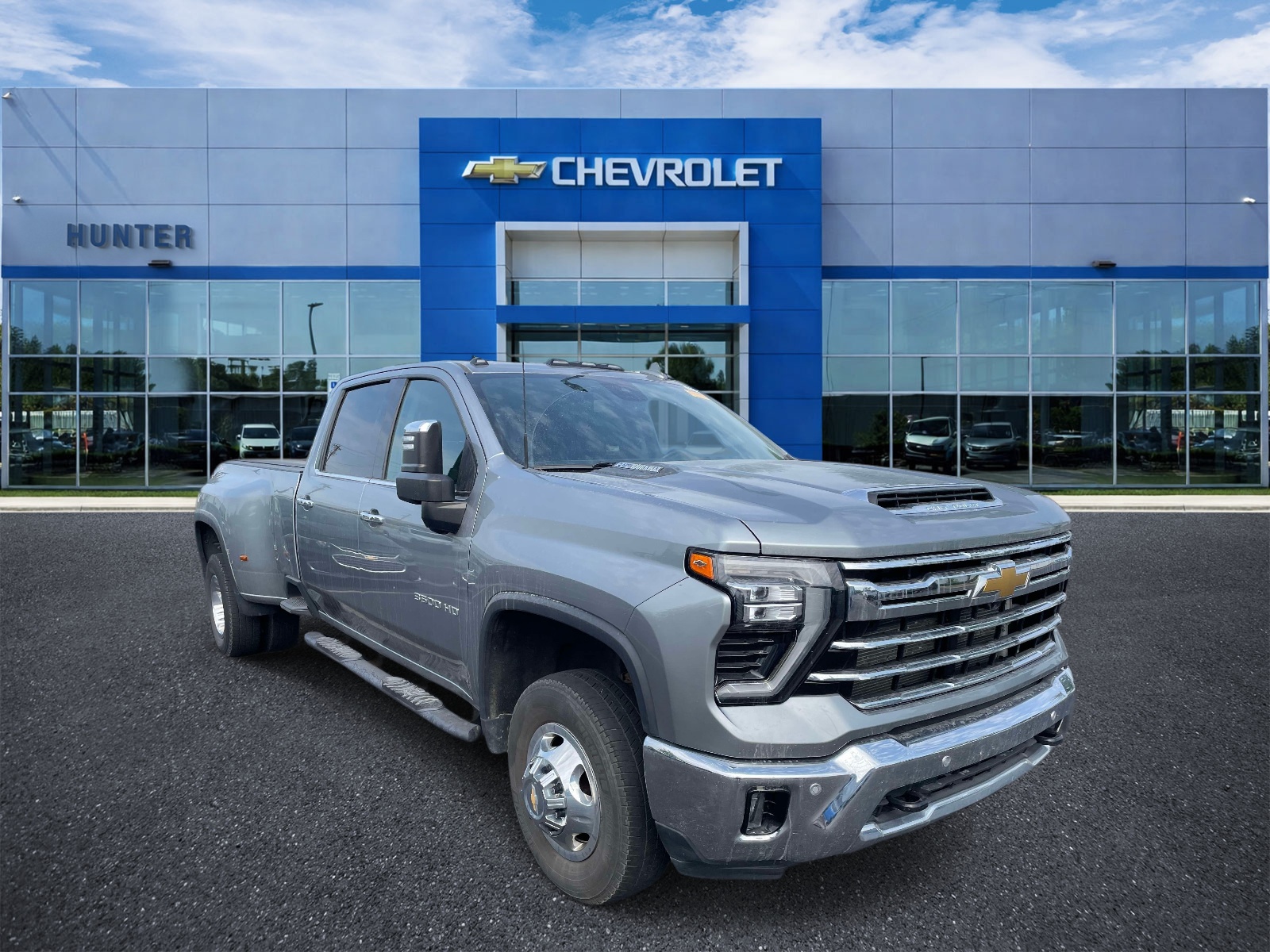 Sterling Gray Metallic 2024 Chevrolet Silverado 3500HD Pickup Truck Four-Wheel Drive Automatic
