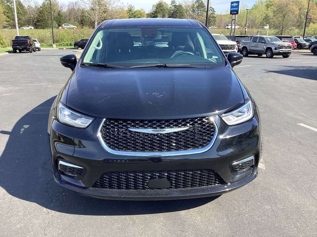 View vehicle photo 4