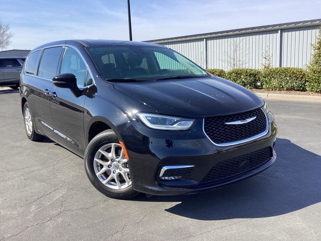 View vehicle photo 7