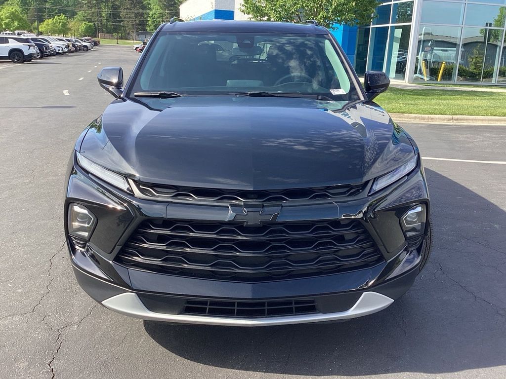 View vehicle photo 4